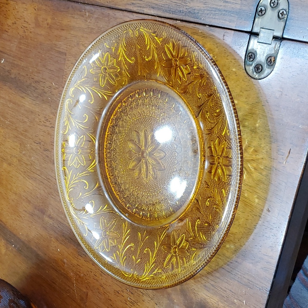 Tiara dinner plate